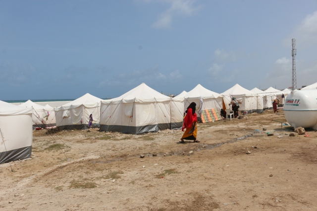 Yemenis pitch camp in Mogadishu as government pledges to settle them